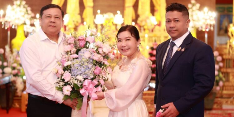 ชื่นมื่น–เปี่ยมสิริมงคล! มกธ.จัดพิธีทำบุญและสักการะสิ่งศักดิ์สิทธิ์ เนื่องในวันคล้ายวันเกิด “ศ.ดร.บังอร” โดยมี “ดร.เอก์” นายกสมาคมผู้สื่อข่าวต้านคอรัปชั่น ร่วมอวยพรอย่างอบอุ่น