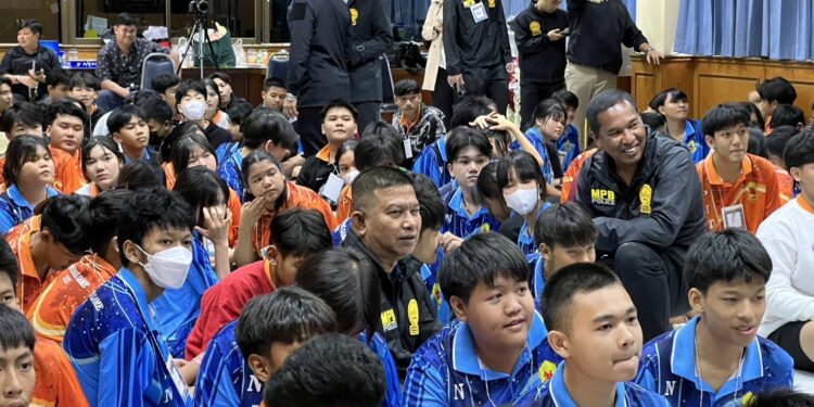 “รองจ๋อ” บุกโรงเรียน ปั้น “นักสืบจิ๋ว” รุ่น 1 งัดกิจกรรม “เฟ้นหา…ทายาทนักสืบ” สร้างเกราะป้องกันยาเสพติด-อาชญากรรมไซเบอร์