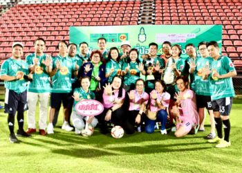 “คู่–คี่ พี่น้อง 4 ส.” ระเบิดศึกมิตรภาพ! รวมรุ่น 1–15 สนามเมืองทองลุกเป็นไฟ แข่งมันส์ 4 ควอเตอร์–เสมอ 3–3 ปิดท้ายแชร์บอลสุดฮา