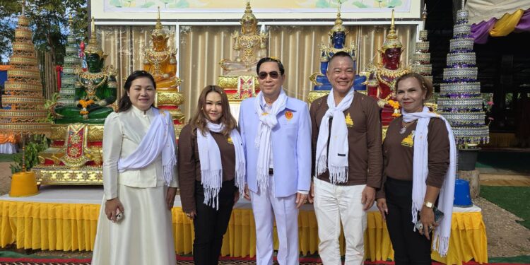 ดร.ฐิติ ชัยนาม ร่วมประกอบพิธีหล่อพระพุทธรูปพระประธาน ปางประทานพร หน้าตักกว้าง 5 เมตร สูง 10 เมตร ณ สำนักสงฆ์สันติศิลาราม ต.ท่าศิลา อ.ส่องดาว จ.สกลนคร