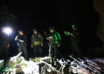 “แม่ทัพเติ่ง” ตรวจยึดคลังแสงอาวุธเขมรบนเนิน 350–ปราสาทตาควาย กลางดึก ร่วมวางแผน วางกำลังคุมพื้นที่ให้ได้แบบเด็ดขาด