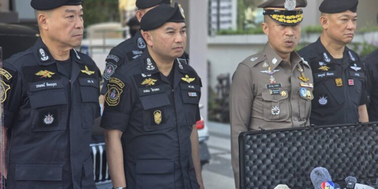 “บิ๊กราญ” แถลงผลปฏิบัติการทลายรังเครือข่าย “Black Mirror TKP” รับ–โอนเงินค่ายาเสพติด