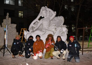 ฮีโร่เด็กไทย! เสาวภาผงาดแชมป์แกะสลักหิมะโลก 3 สมัยซ้อน ปักธงชาติกลางฮาร์บิน