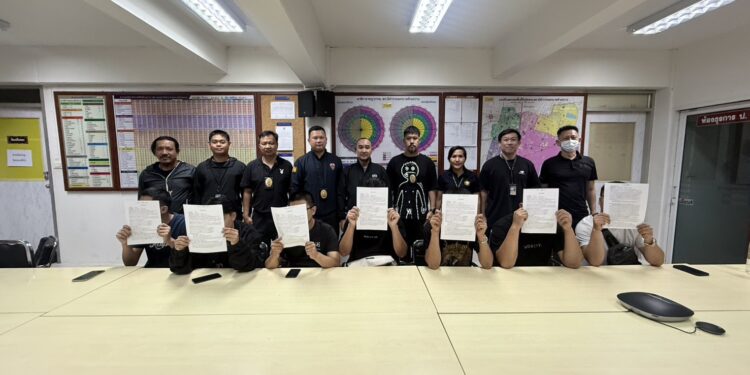 ตม.1 จับกุมแก๊งสแกมเมอร์ชาวจีนเครือข่ายสามเหลี่ยมทองคำ หนีคดีฉ้อโกง ซุกกลางกรุง