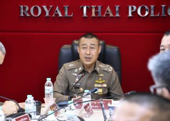 รอง ผบ.ตร. ชื่นชมจราจรพหลโยธิน ฮีโร่กลางรัชดาฯ ลุยช่วยผู้บาดเจ็บสาหัส ปฐมพยาบาล-โบกรถ กันเหตุซ้ำซ้อน