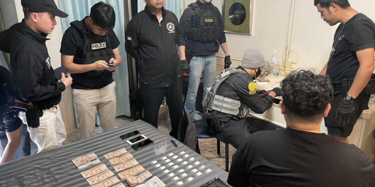 รวบเจ้าแม่โคเคน เมียคนผิวสี พบสมุดรายชื่อลูกค้าไฮโซ