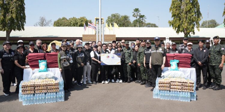 กอ.รมน.บินด่วนลงพื้นที่สุรินทร์ ขน “อวนยักษ์-บังเกอร์” เสริมแกร่งรั้วของชาติ สกัดภัยโดรน-เยียวยาครอบครัวผู้เสียสละ