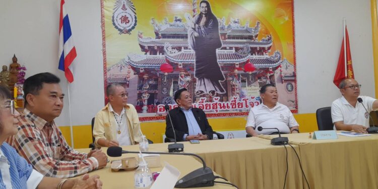 สโมสรสื่อมวลชนคนอีสาน มอบรถขับเคลื่อน 4 ล้อ เอนกประสงค์ ให้ ” มูลนิธิ พุทธธรรม (ฮุก 31 ) โคราช