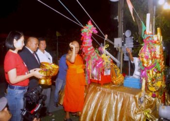 ยกช่อฟ้าวัดสามัคคีธรรม(หลวงปู่หล่ำ)