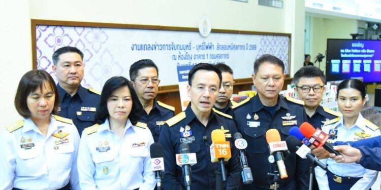 กรมศุลกากรแถลงผลการปราบปรามการลักลอบนำเข้าบุหรี่และบุหรี่ไฟฟ้ามูลค่ารวมกว่า 169 ล้านบาท