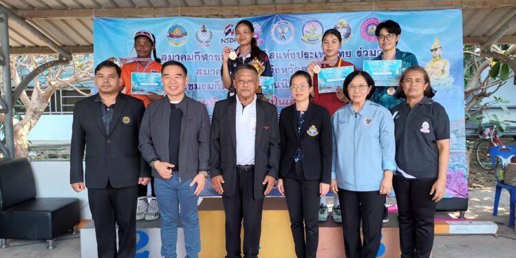 “น้องแชมป์-น้องปามล์มี่” สองพี่น้องตระกูล “พูลผล” กวาด 5 แชมป์กลับบ้านที่พิษณุโลก ในการแข่งขันกีฬา “ซอฟท์เทนนิสเพื่อความเป็นเลิศ ครั้งที่ 1” ประจำปี 2569 ที่สนามเทนนิสมหาวิทยาลัยการกีฬาแห่งชาติ วิทยาเขตสมุทรสาคร