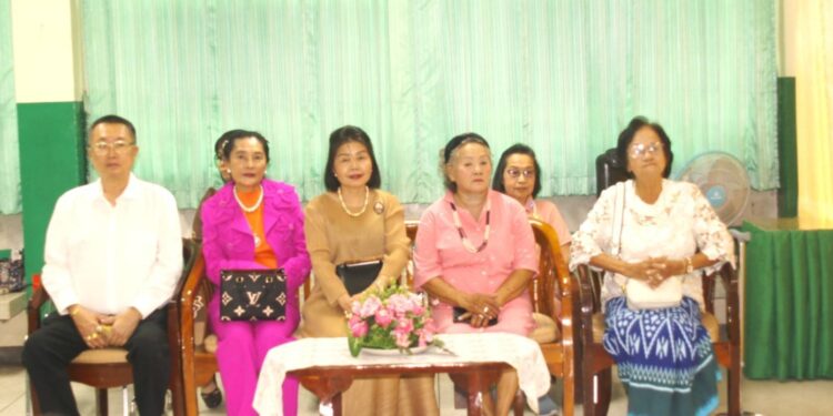 โรงเรียนวัดมะลิ มอบทุนธรรมศึกษาและแจกข้าวสารอาหารแห้ง