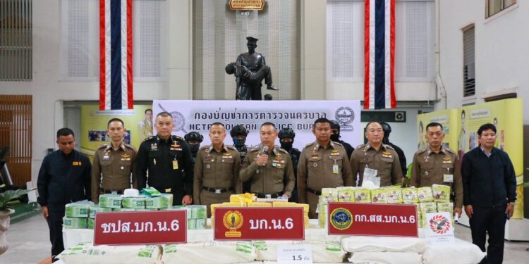 ทหาร–สืบนครบาล 6 ลุยนครปฐม! ทลายโกดังยาเสพติดยักษ์แตก ยึดไอซ์–เค 1.4 ตัน ยาบ้า 1 ล้านเม็ด ล็อก 3 ตัวการเฝ้าคลัง