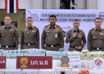 ตะลึง! ซุกยานรก 1.6 ตันใต้ ‘กองผัก’ ตำรวจสกัดจับระทึกคาปั๊มอยุธยา