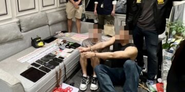 ทลายแก๊งจีนมั่วสุมยา–ถ่ายคลิปลามกกลางคอนโดหรูสาทร ป่วนหนักถึงขั้นแก้ผ้าวิ่ง สร้างผวาทั้งตึก