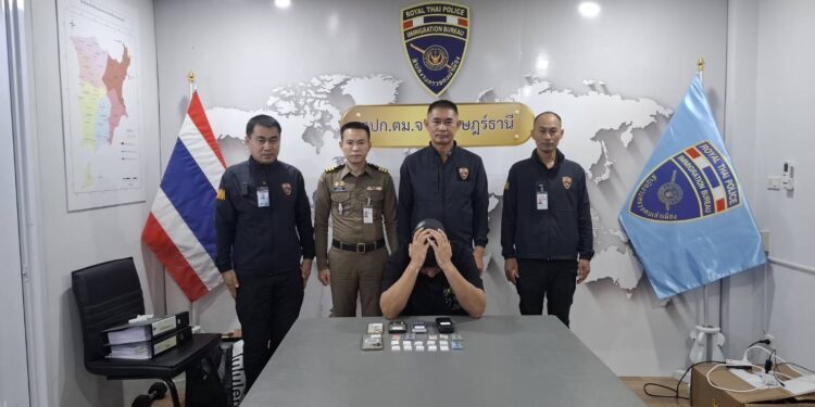 ตม.สุราษฎร์ธานีตามรวบหนุ่มอิสราเอล เครือข่ายขบวนการค้ายารายใหญ่ ดำเนินคดีเตรียมส่งกลับ