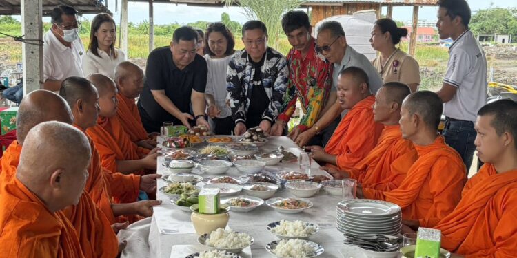 พล.ต.อ.อัคราเดช พิมลศรี ที่ปรึกษา ตร. เป็นประธานในพิธีทำบุญเปิดโครงการกนกพัฒนา 2