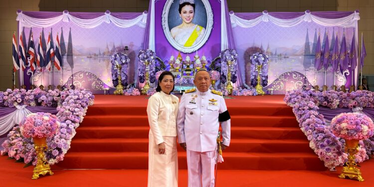ผู้ทรงคุณวุฒิ ตร.ร่วมพิธีเจริญพระพุทธมนต์และพิธีทำบุญตักบาตรถวายพระราชกุศลเนื่องในโอกาสพระราชพิธีมหามงคลเฉลิมพระชนมพรรษา 4 รอบสมเด็จพระนางเจ้าฯพระบรมราชินี