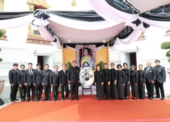 2 สมาคมหนังสือพิมพ์ฯ นำคณะกรรมการ–ที่ปรึกษา เข้าถวายความอาลัย ณ พระบรมมหาราชวัง