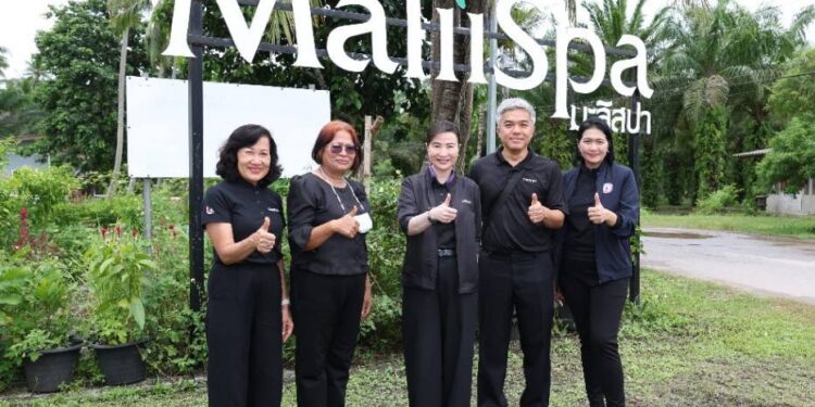 “อธิบดีณัฏฐิญา” บินตรง ลงเมืองชุมพร เยี่ยมวิสาหกิจชุมชน ผู้ประกอบการที่ผ่านบ่มเพาะจากดีพร้อม ตอกย้ำความแข็งแกร่งของเศรษฐกิจฐานราก เพิ่มมูลค่าสินค้าเกษตรไทยสู่ความยั่งยืน