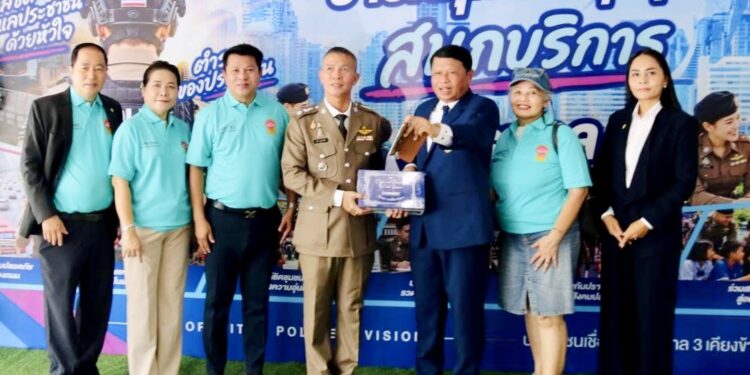 พล.ต.ต.สุธี รับธงผู้นำ นครบาล 3 ลั่น “บำบัดทุกข์-บำรุงสุข-สนุกบริการ” พิทักษ์ความปลอดภัยประชาชน