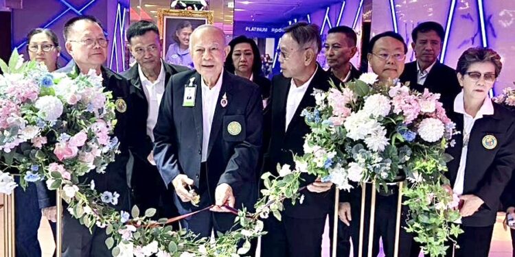 ‘พล.อ.จรัล’ ปิดฉากโบว์ลิ่งถ้วยพระราชทานฯ 41 ทีมดวลสนั่นพารากอน—หลอมรวมน้ำใจซับน้ำตาผู้ประสบภัยน้ำท่วม