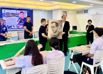 อาชีวะเสาวภา จับมือ ‘กลุ่ม 99 ภูมิพลัง’ เติมทักษะวาดภาพ ‘ชาร์โคล-เกรยอง’ ดึงศิลปินดังติวเข้ม นศ. สร้างแรงบันดาลใจสู่มืออาชีพ